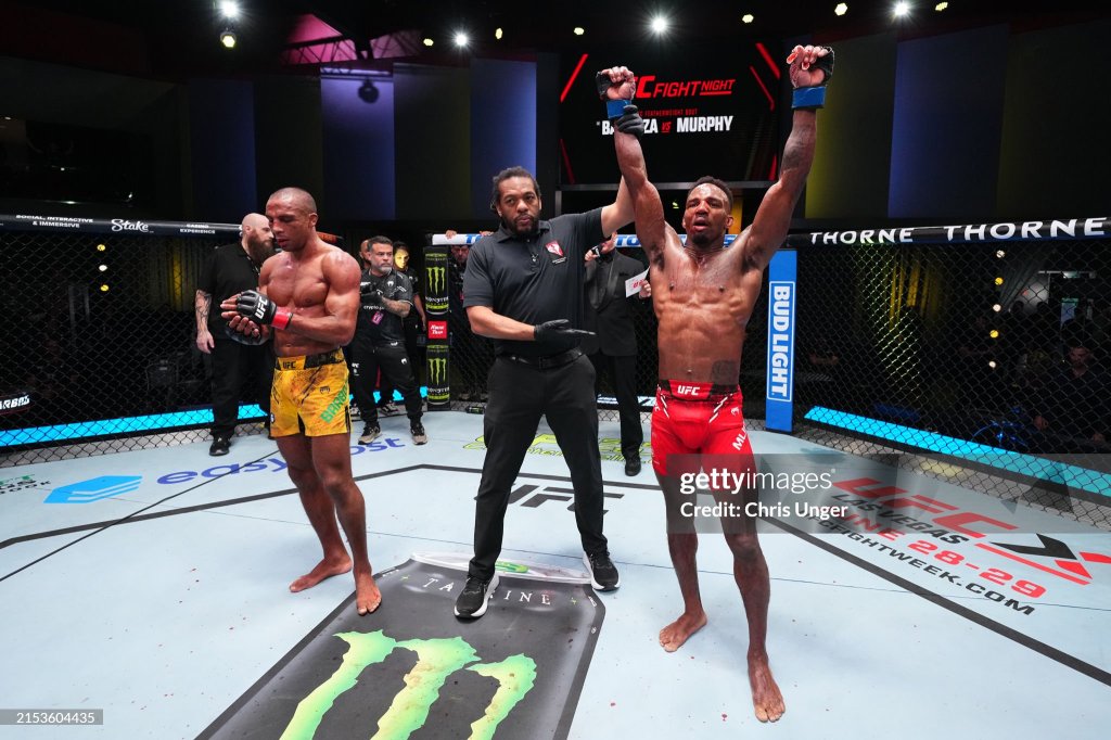 UFC Fight Night 241: Lerone Murphy supera Edson  Barboza no main event; Ariane Sorriso e Melissa Gatto&nbsp;vencem
