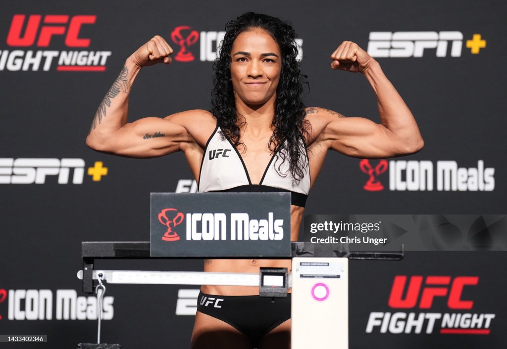 Viviane Araújo enfrenta Jasmine Jasudavicius no UFC&nbsp;Denver