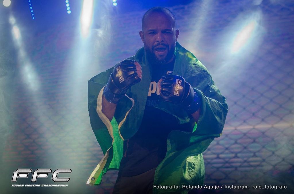 Fernando Gomes enfrenta Ahma Omarov no The Cage 7 na Alemanha em&nbsp;março