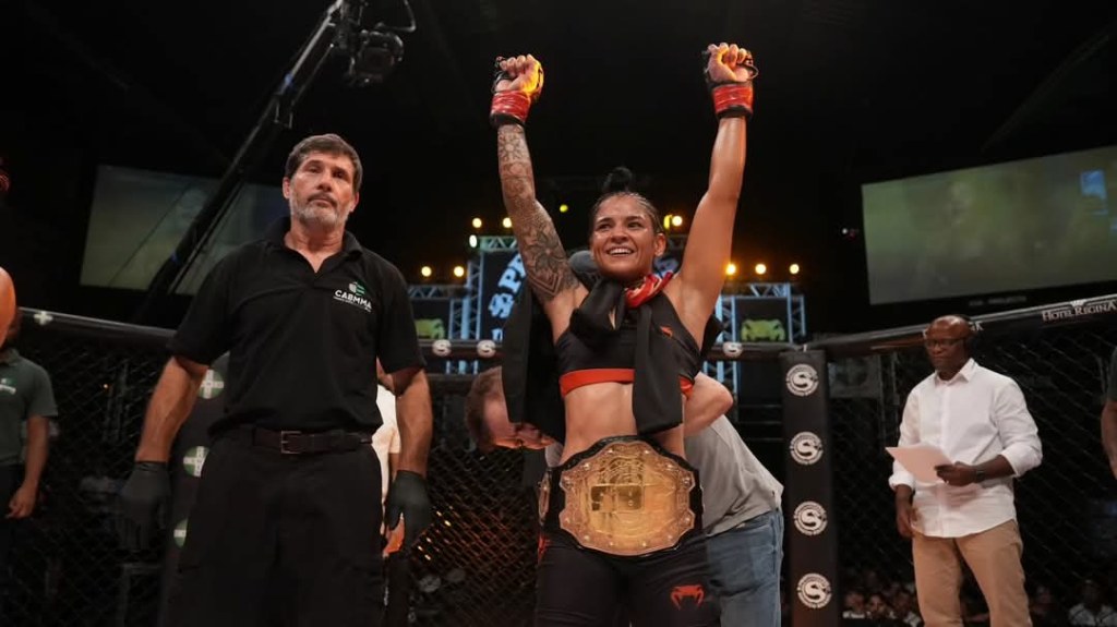 Shooto Brasil 128: Fabíola Nascimento nocauteia Ana Vitória e conquista cinturão peso-palha; confira os&nbsp;resultados