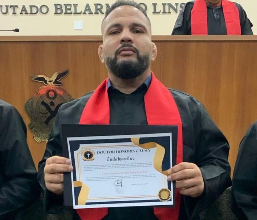 Adriano Balby apresenta métodos de emagrecimento que vem mudando vidas e recebe título Doutor Honoris Causa; saiba&nbsp;mais