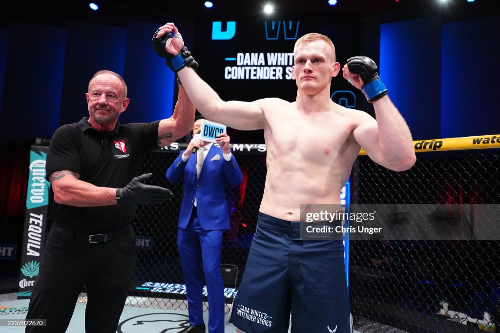 DWCS 2025 – Semana 07: Mantas Kondratavicius brutaliza Djani Barbir no main event e dois brasileiros são contratados pelo UFC; confira os resultados&nbsp;completos