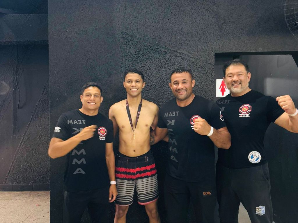 Sonhando em ser referência no esporte, Mikael Silva estreia com vitória no MMA: “Quero que pessoas se inspirem em&nbsp;mim”