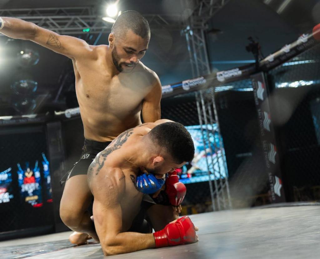 Pupilo de  Evangelista Cyborg, João Vilalba enfrenta Madson de Sousa no Show Fight Combat em&nbsp;Sinop-MT
